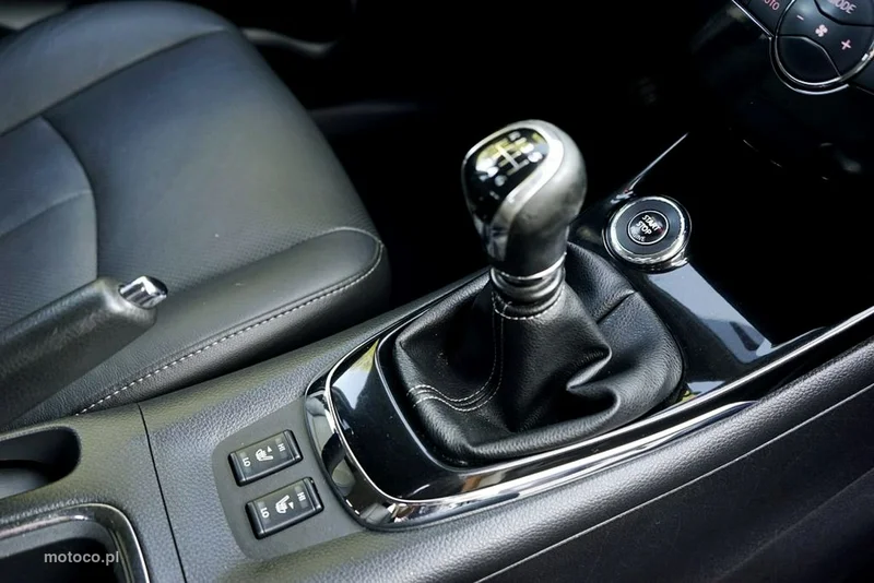 Nissan Pulsar 25