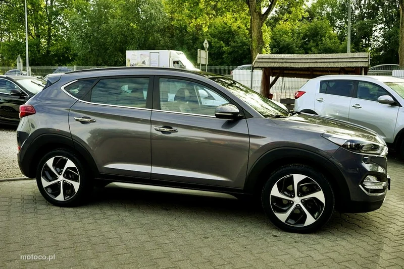 Hyundai TUCSON 12