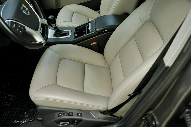 Volvo V70 12