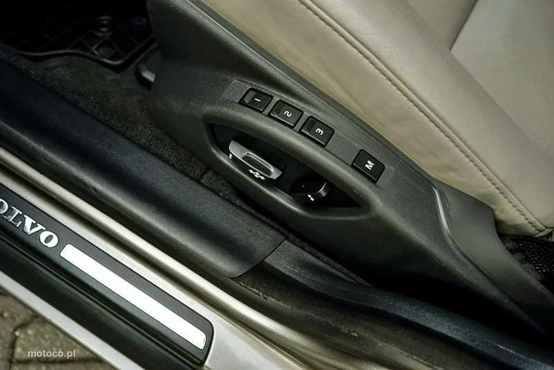 Volvo V70 13