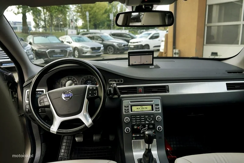 Volvo V70 19