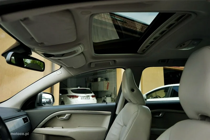 Volvo V70 25