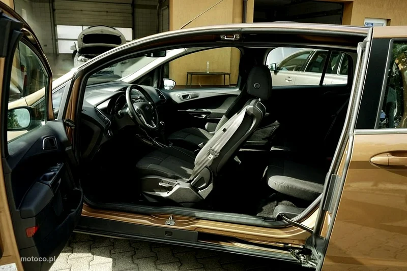 Ford B-Max 12
