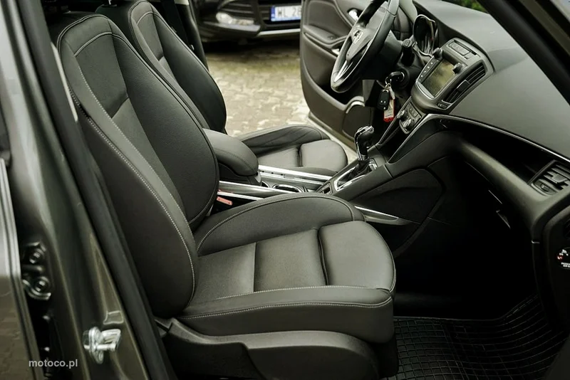 Opel Zafira C Tourer 15