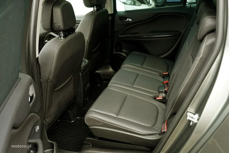 Opel Zafira C Tourer 16