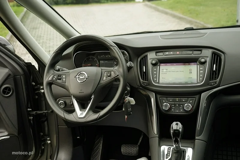 Opel Zafira C Tourer 21