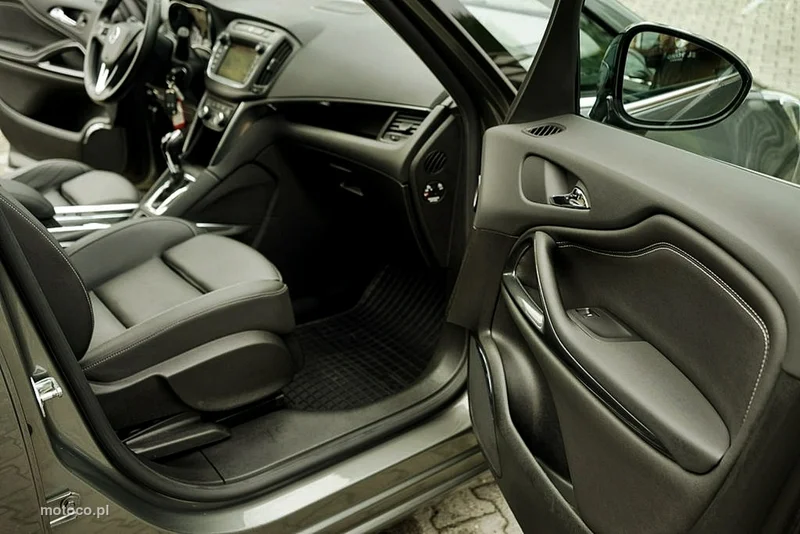Opel Zafira C Tourer 22