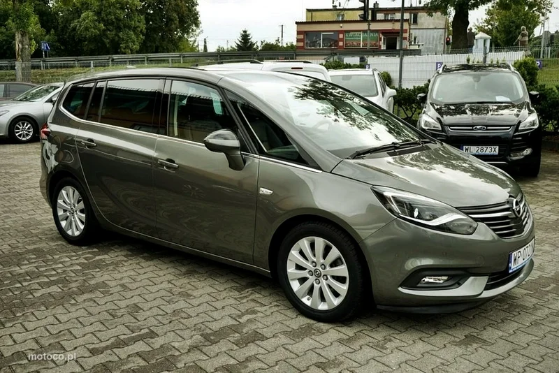 Opel Zafira C Tourer 9
