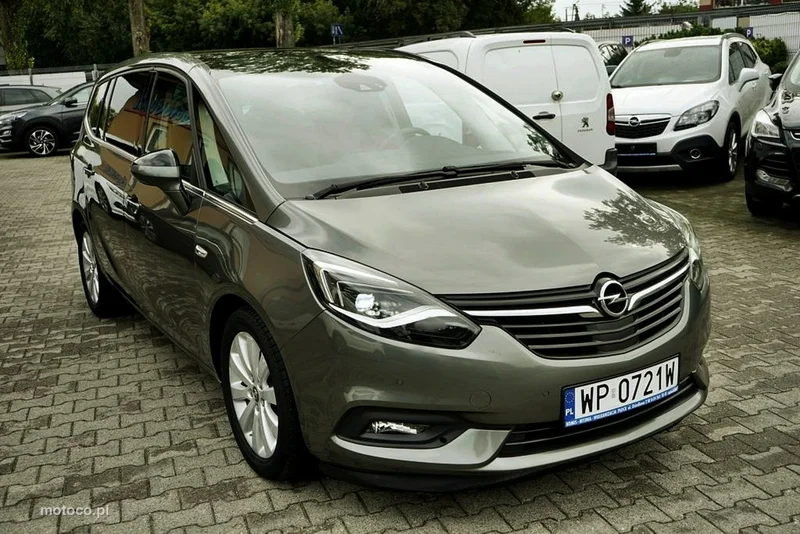 Opel Zafira C Tourer 10