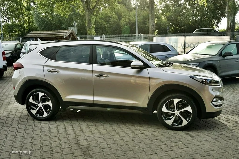 Hyundai TUCSON 12