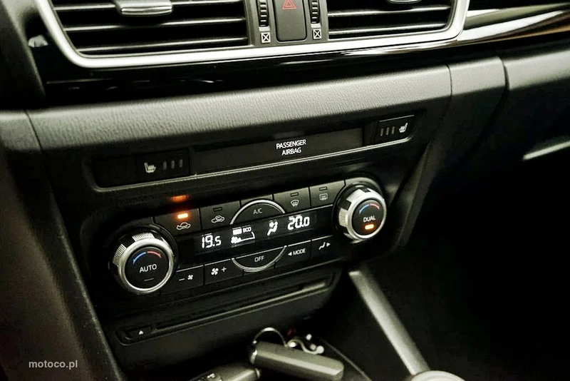 Mazda 3 23