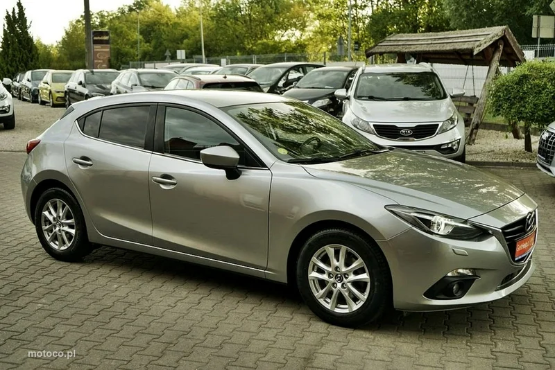 Mazda 3 8