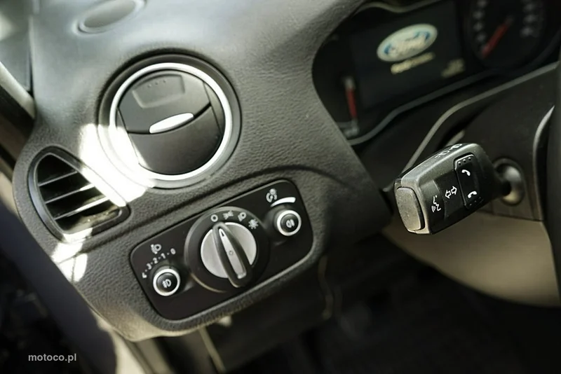 Ford S-Max I 26
