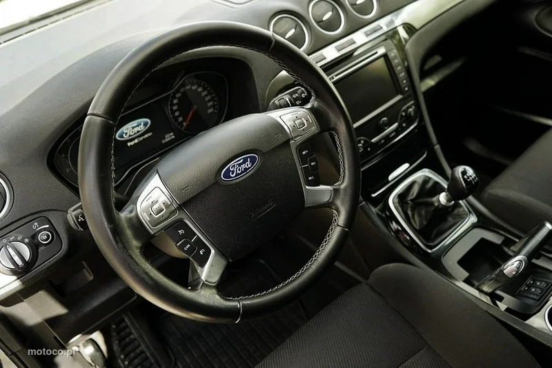 Ford S-Max I 27