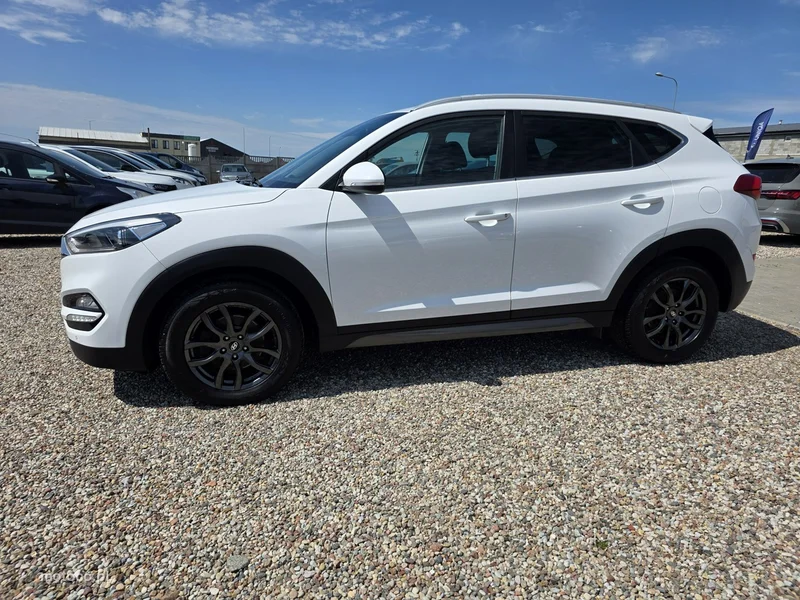 Hyundai TUCSON 10