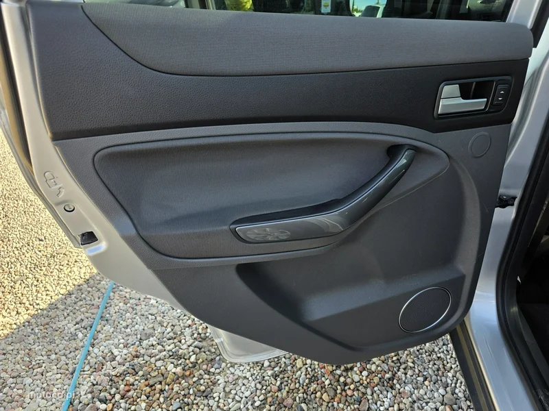 Ford Kuga I 6