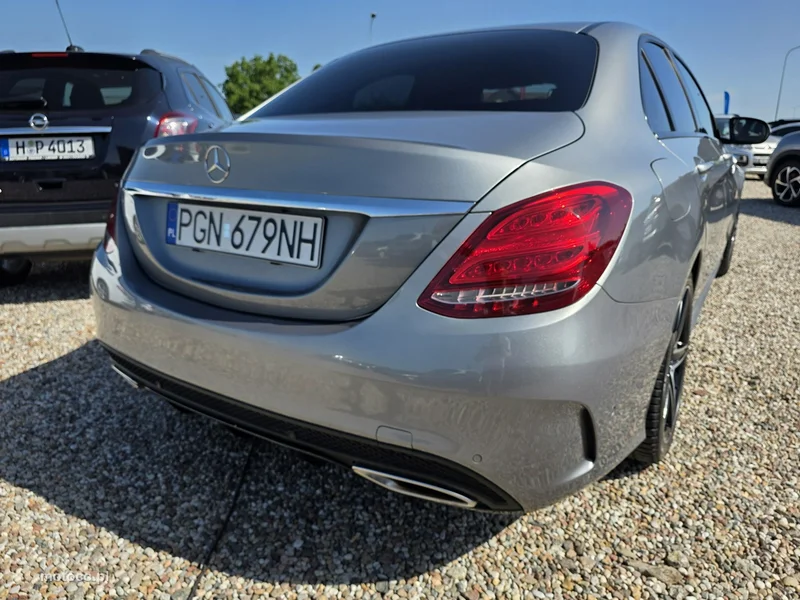 Mercedes-Benz Klasa C W205 C 200 11