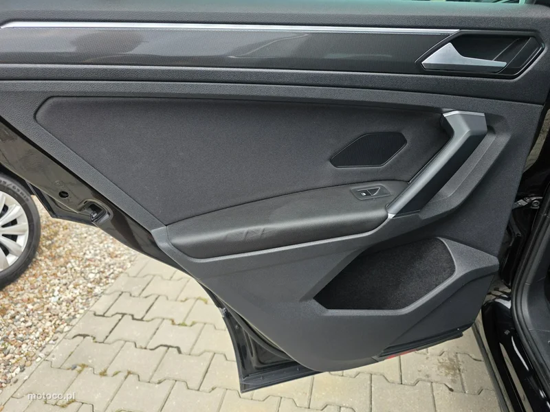 Volkswagen Tiguan AD 12