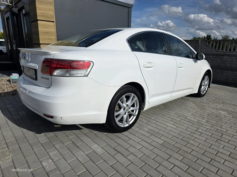Toyota Avensis T27 2