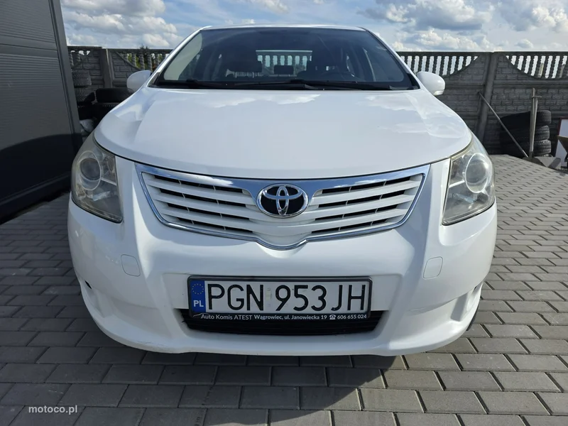 Toyota Avensis T27 11