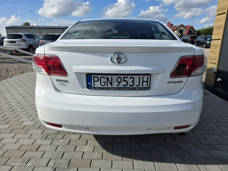 Toyota Avensis T27 19