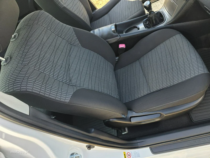 Toyota Avensis T27 25