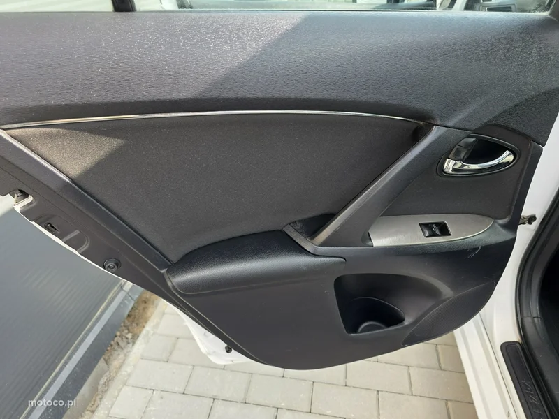 Toyota Avensis T27 34