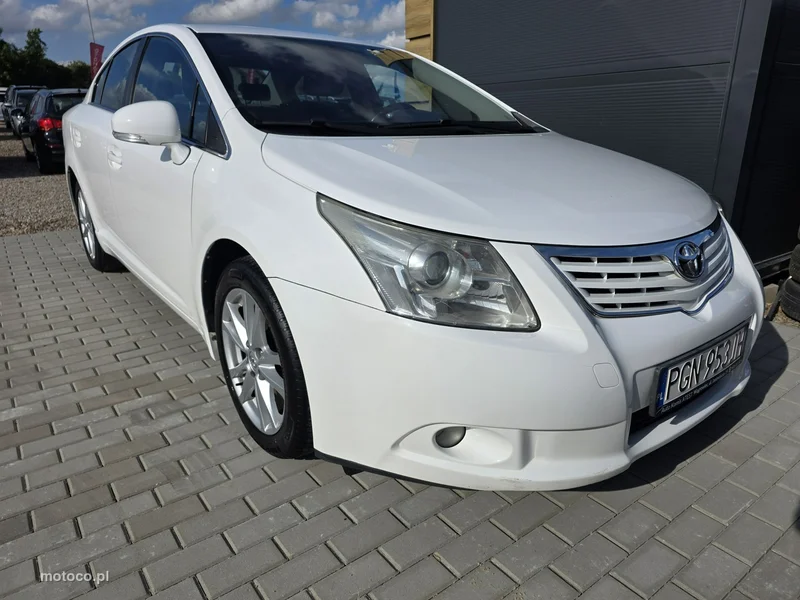 Toyota Avensis T27 6