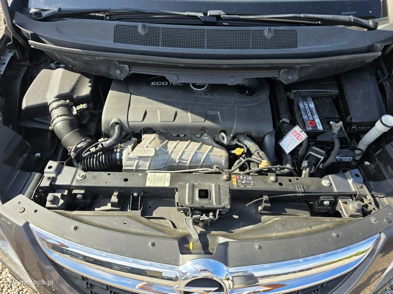 Opel Zafira C Tourer 17