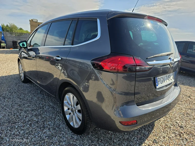 Opel Zafira C Tourer 21