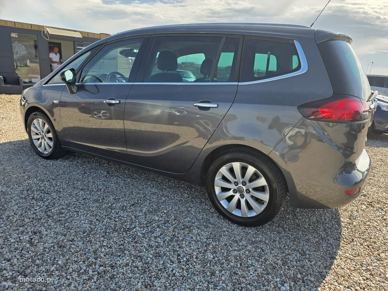 Opel Zafira C Tourer 22