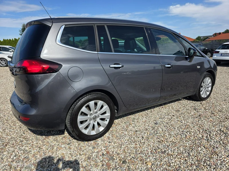 Opel Zafira C Tourer 6