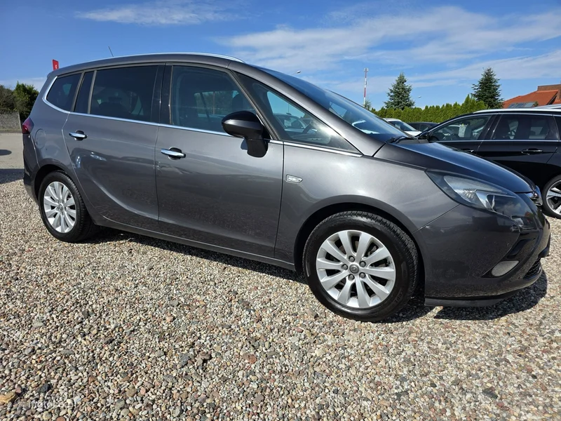 Opel Zafira C Tourer 8