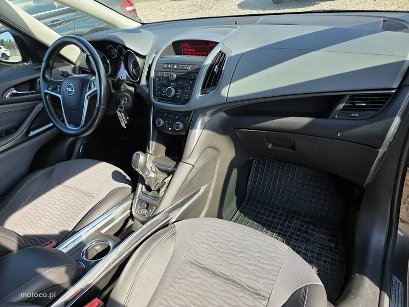 Opel Zafira C Tourer 9