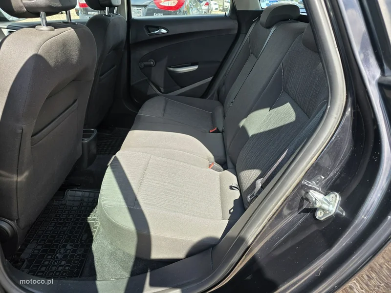 Opel Astra J 12