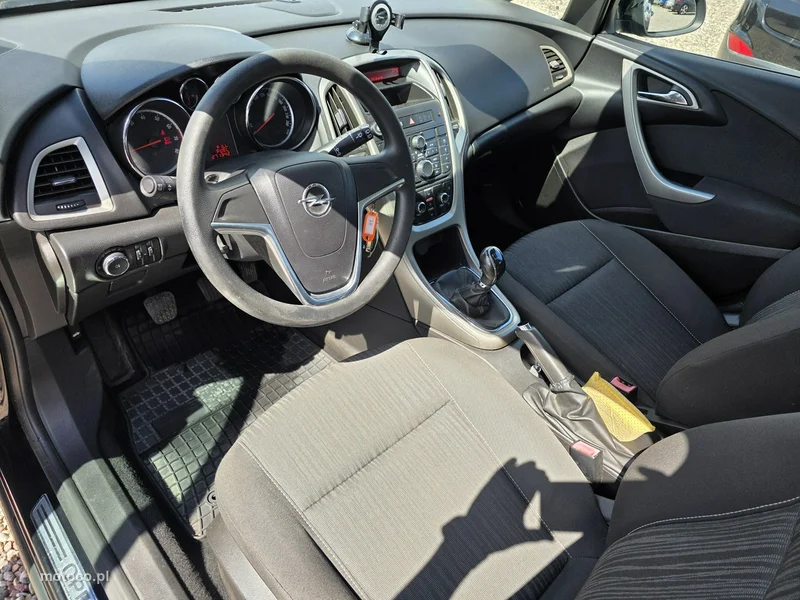 Opel Astra J 15