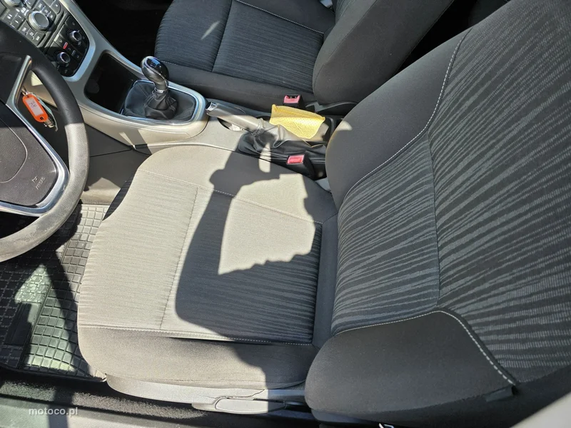 Opel Astra J 16