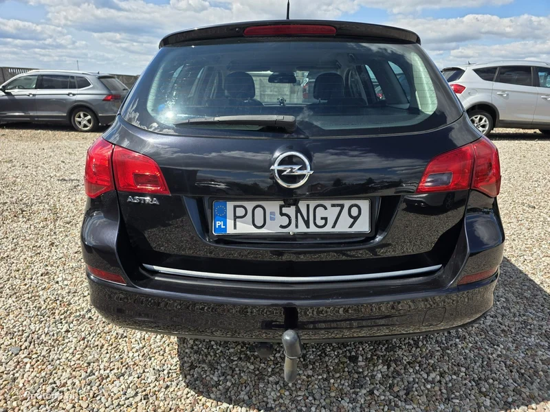 Opel Astra J 6