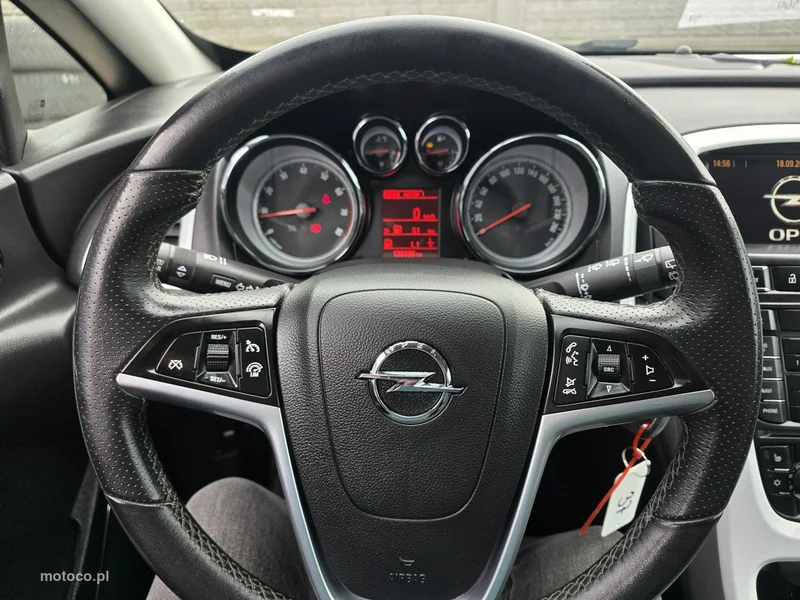Opel Astra GTC 12