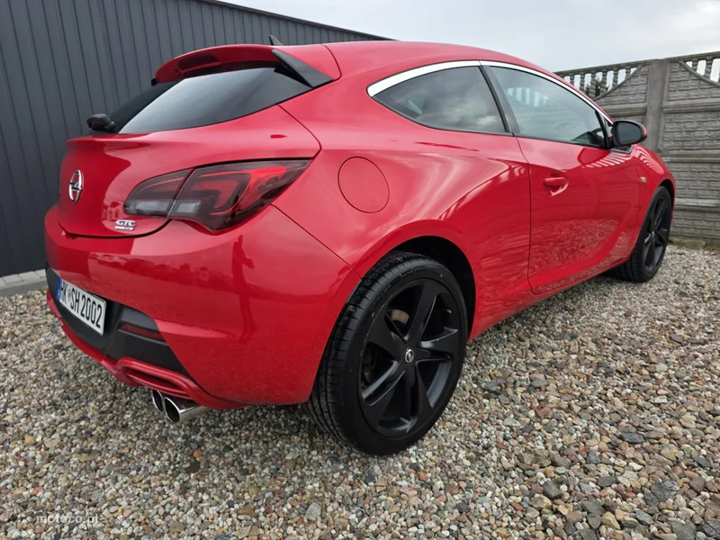 Opel Astra GTC 14