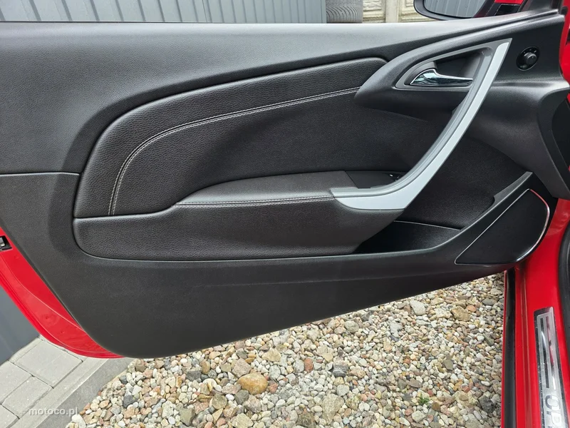 Opel Astra GTC 20
