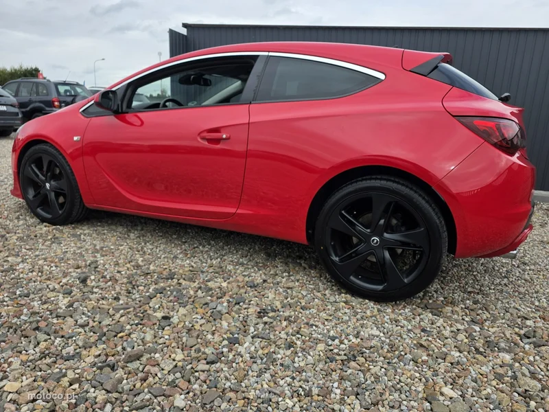 Opel Astra GTC 9
