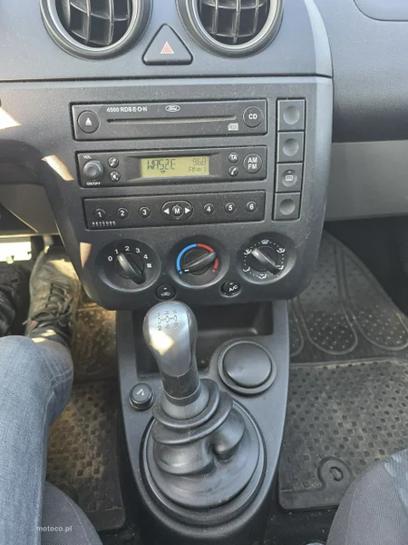 Ford Fiesta V 19
