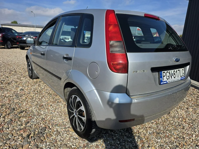 Ford Fiesta V 8
