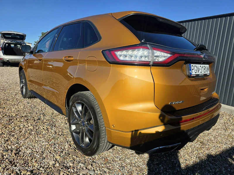 Ford Edge 10