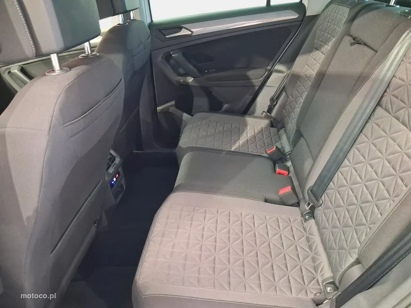 Volkswagen Tiguan AD 13
