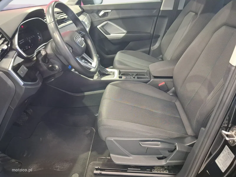 Audi Q3 F3 12