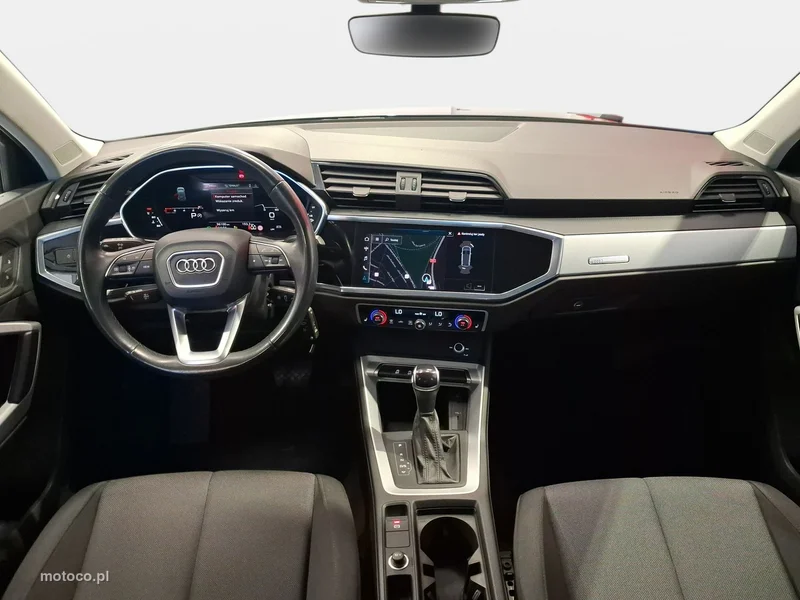 Audi Q3 F3 17