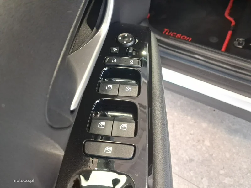 Hyundai TUCSON 12