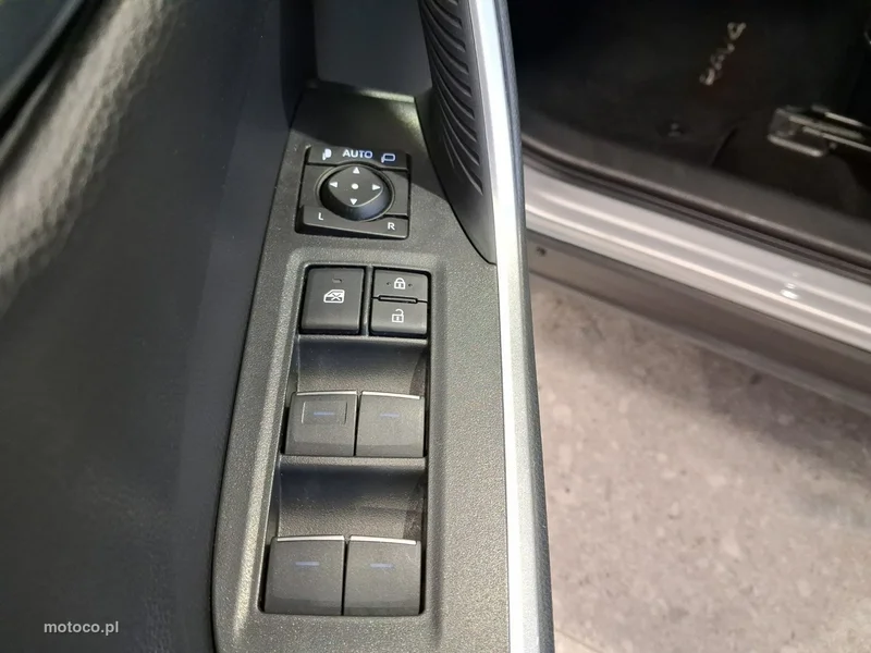 Toyota RAV 4 XA50 30
